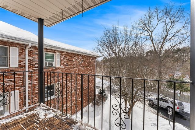 19 Pine St K, Canton, MA 02021