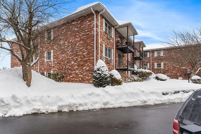 19 Pine St K, Canton, MA 02021