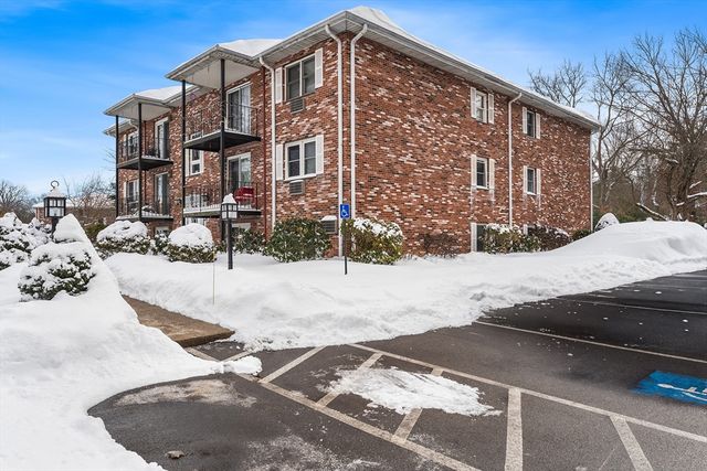 19 Pine St K, Canton, MA 02021