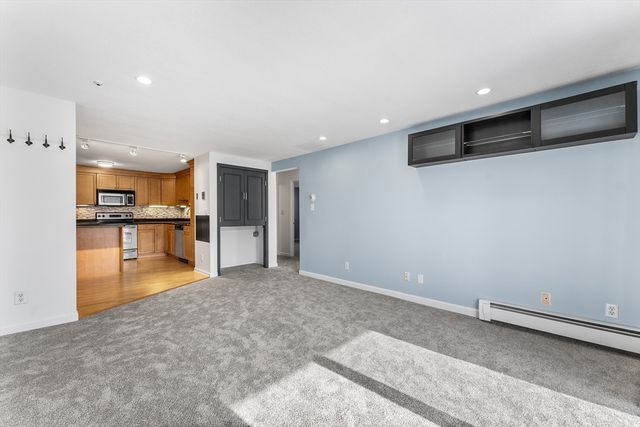 19 Pine St K, Canton, MA 02021