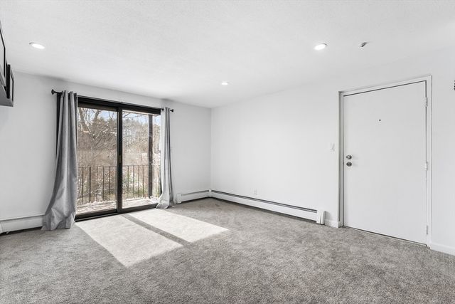 19 Pine St K, Canton, MA 02021