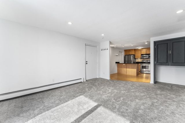 19 Pine St K, Canton, MA 02021