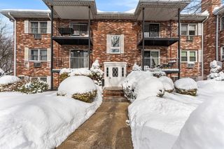 19 Pine St K, Canton, MA 02021