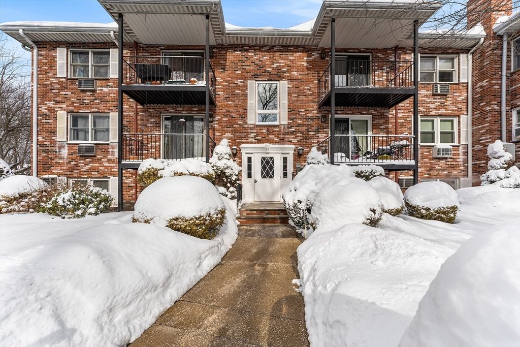 19 Pine St K, Canton, MA 02021