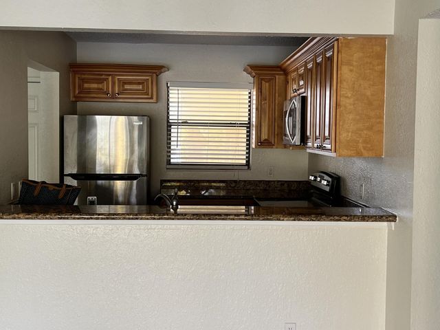 1523 Lake Crystal Drive F, West Palm Beach, FL 33411