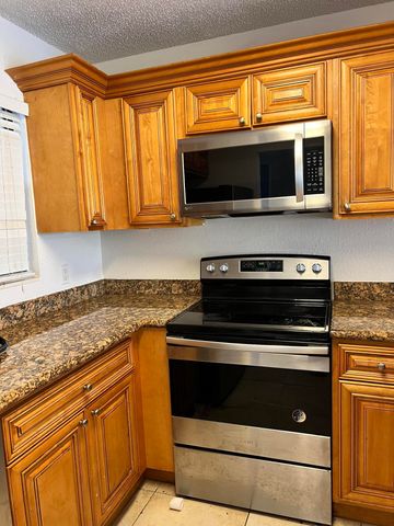 1523 Lake Crystal Drive F, West Palm Beach, FL 33411