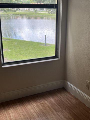 1523 Lake Crystal Drive F, West Palm Beach, FL 33411