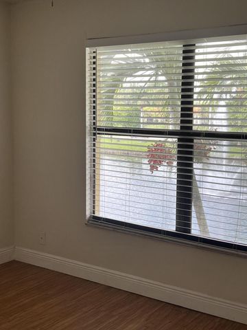 1523 Lake Crystal Drive F, West Palm Beach, FL 33411