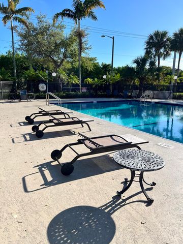 1523 Lake Crystal Drive F, West Palm Beach, FL 33411