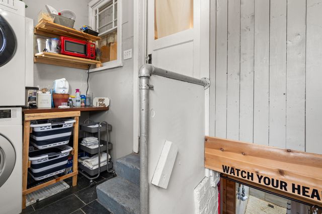 27 Crater Lake Avenue, Medford, OR 97504