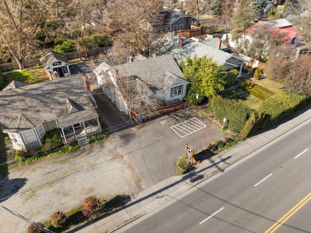 27 Crater Lake Avenue, Medford, OR 97504