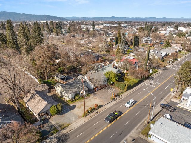 27 Crater Lake Avenue, Medford, OR 97504