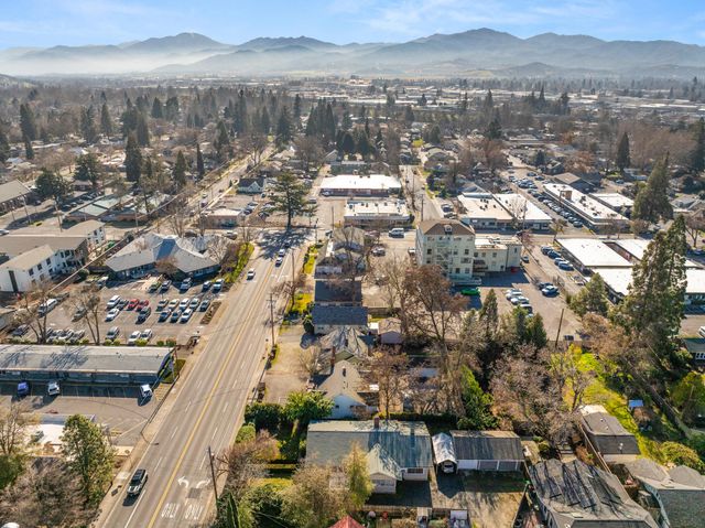 27 Crater Lake Avenue, Medford, OR 97504