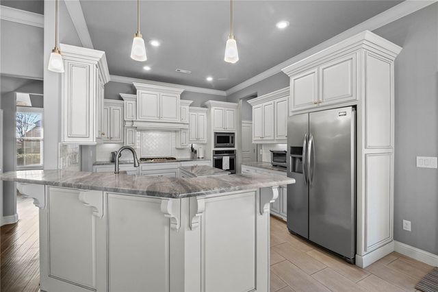 6219 S 28th Street, Rogers, AR 72758