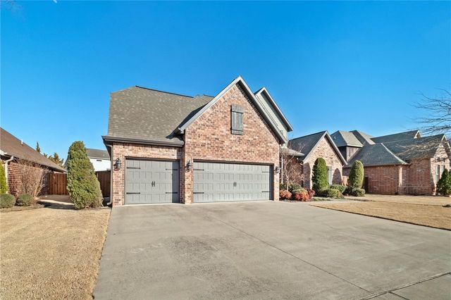 6219 S 28th Street, Rogers, AR 72758