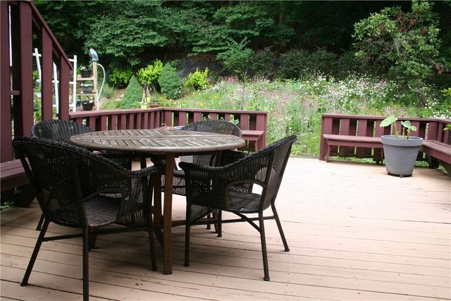 178 Old English Rd, Ross Twp, PA 15237