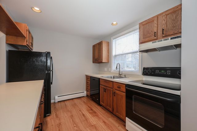 1465 Hooksett Rd Unit 104, Hooksett, NH 03106