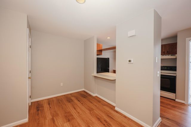 1465 Hooksett Rd Unit 104, Hooksett, NH 03106