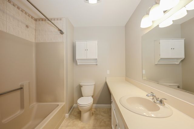 1465 Hooksett Rd Unit 104, Hooksett, NH 03106