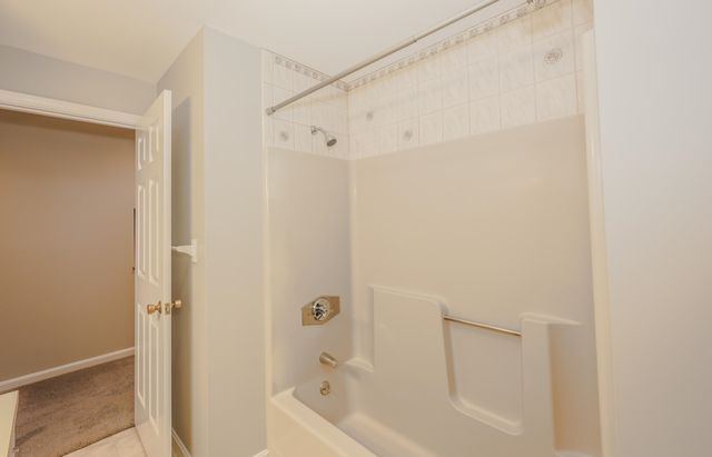 1465 Hooksett Rd Unit 104, Hooksett, NH 03106