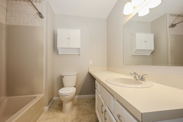 1465 Hooksett Rd Unit 104, Hooksett, NH 03106