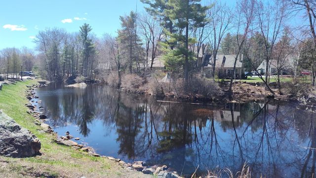 1465 Hooksett Rd Unit 104, Hooksett, NH 03106