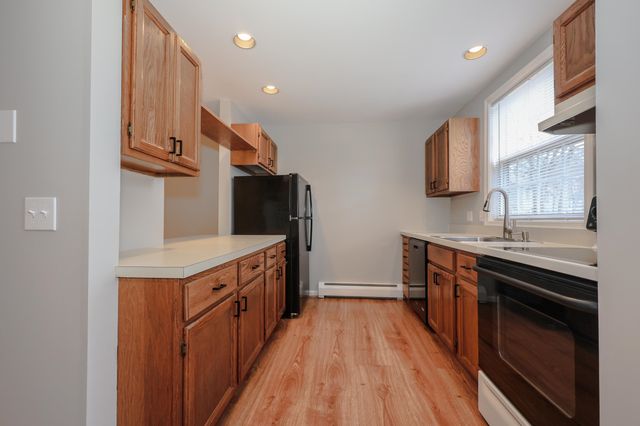 1465 Hooksett Rd Unit 104, Hooksett, NH 03106