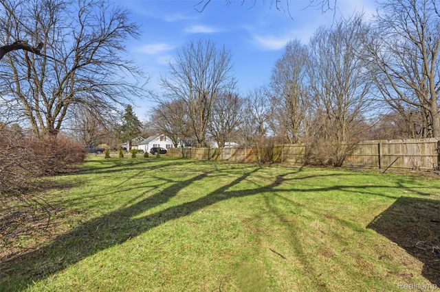 2335 Holmes Road, York Charter Township, MI 48198