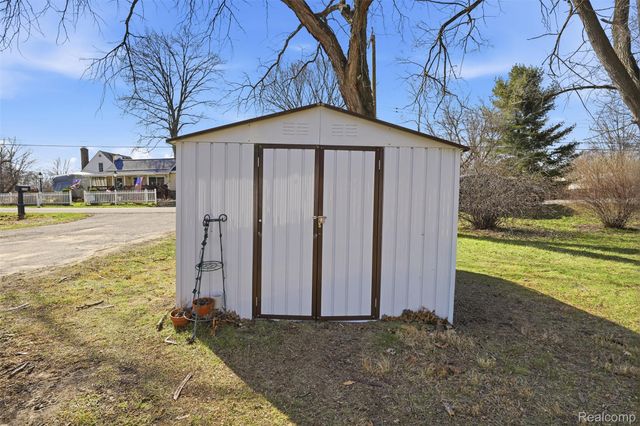 2335 Holmes Road, York Charter Township, MI 48198