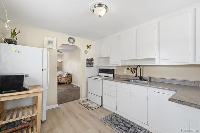 2335 Holmes Road, York Charter Township, MI 48198