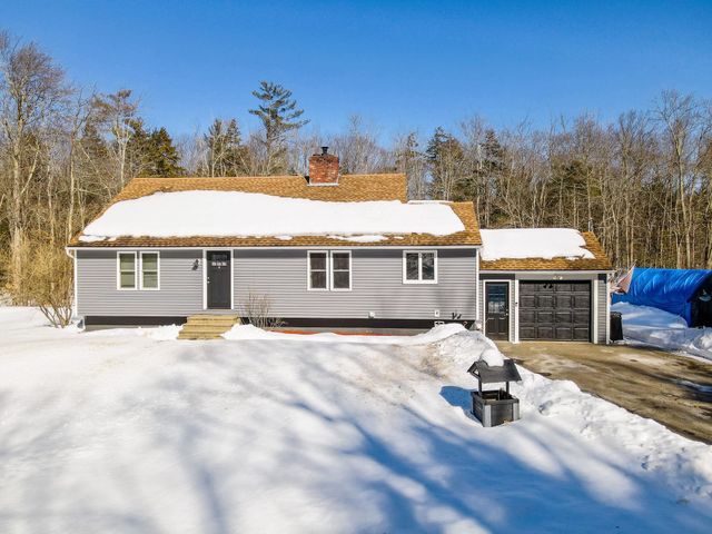 74 Royal Range Road, Sandown, NH 03873