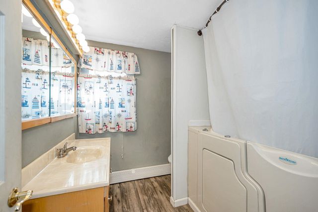 74 Royal Range Road, Sandown, NH 03873