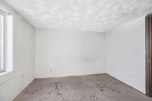 74 Royal Range Road, Sandown, NH 03873