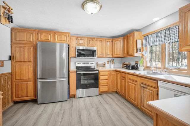 74 Royal Range Road, Sandown, NH 03873