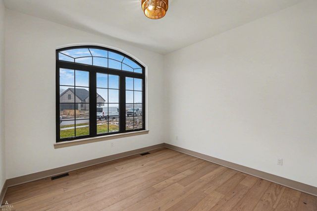 13970 Quail View Drive, Washington Twp, MI 48094