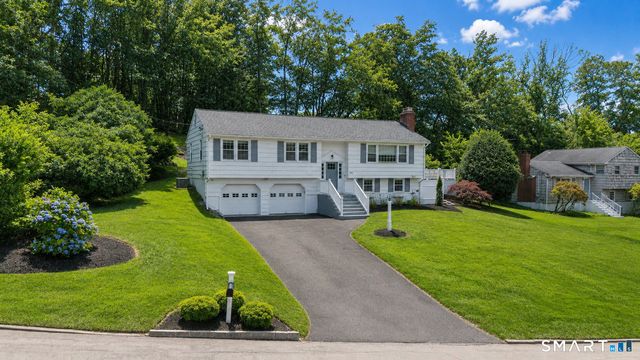 260 Weeping Willow Lane, Fairfield, CT 06825