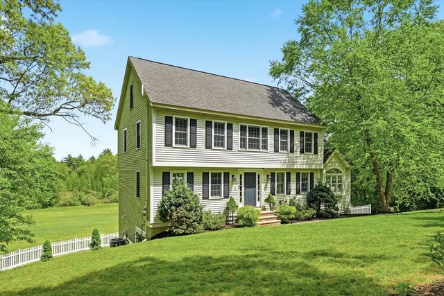 26 Long Hill Rd, Georgetown, MA 01833