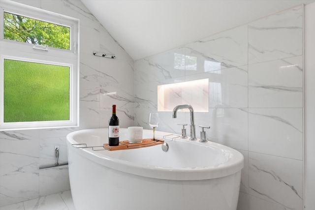 26 Long Hill Rd, Georgetown, MA 01833