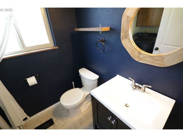 1419 T St, Springfield, OR 97477