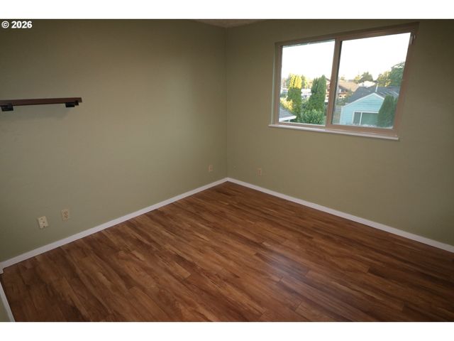 1419 T St, Springfield, OR 97477