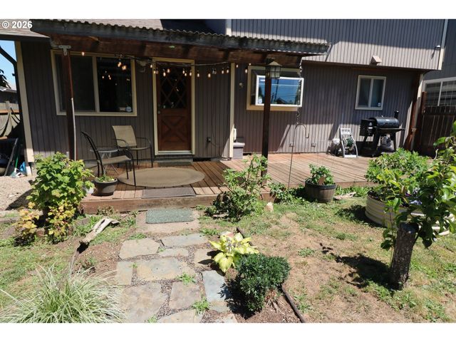 1419 T St, Springfield, OR 97477