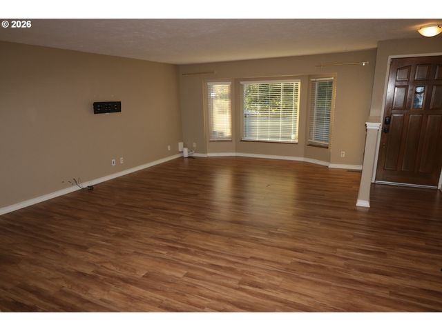1419 T St, Springfield, OR 97477