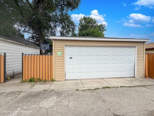 2333 N Keating Avenue, Chicago, IL 60639