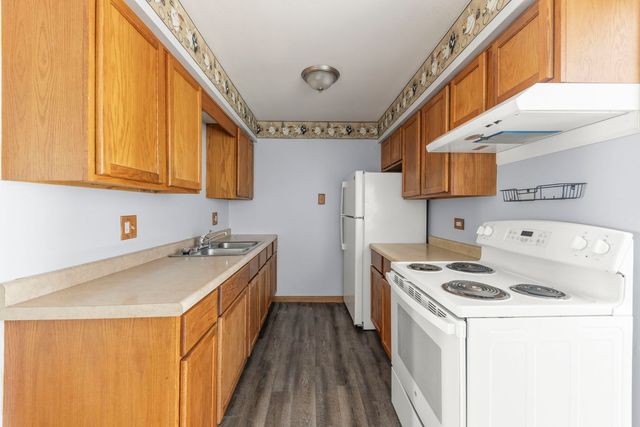 535 W Lies Road 6, Carol Stream, IL 60188
