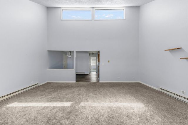 535 W Lies Road 6, Carol Stream, IL 60188