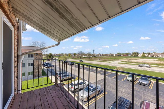 535 W Lies Road 6, Carol Stream, IL 60188