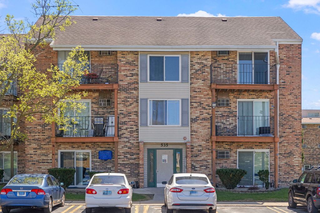 535 W Lies Road 6, Carol Stream, IL 60188