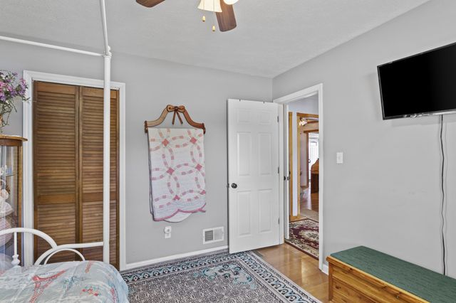 176 E Tiverton Way, Lexington, KY 40517