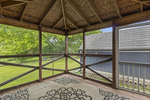 176 E Tiverton Way, Lexington, KY 40517
