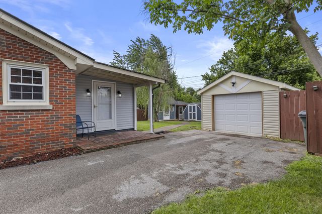 176 E Tiverton Way, Lexington, KY 40517